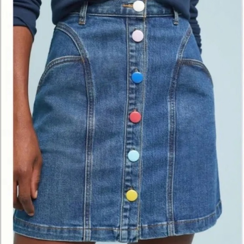 Anthropologie Sookie Pilcro denim skirt. Size 8us with cute multicolored buttons
